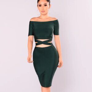 💚FASHION NOVA💚Hunter Green Bandage Dress (Size Large) 👗
